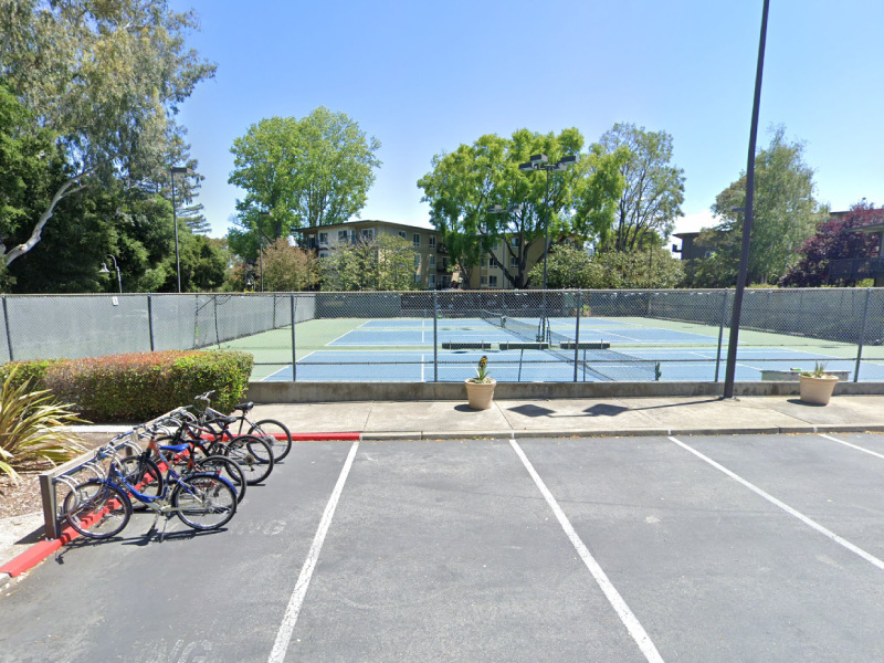 Tennis-Courts-California-Stanford-Oak Creek Apartments