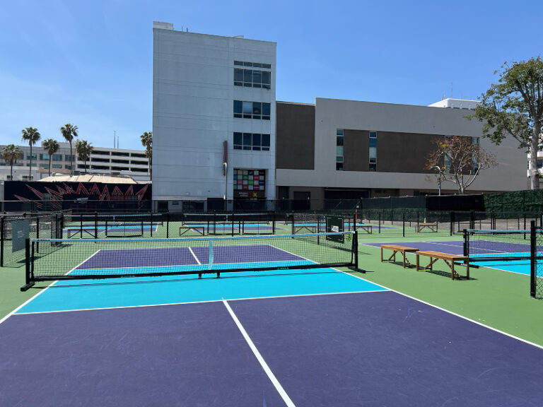 california-santa-monica-pickleball-padel-on-4th-street